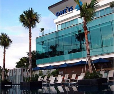 One Degree 15 Marina Club