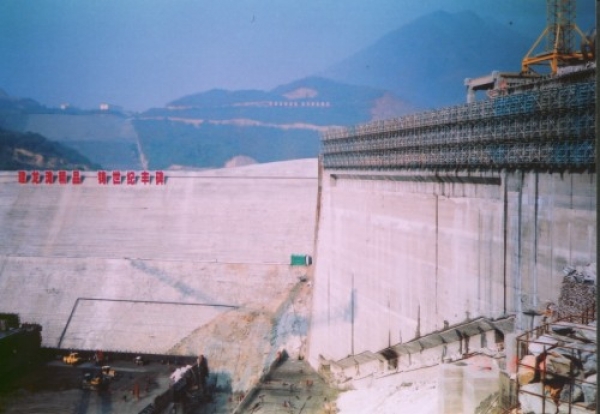 Long Tan Hydroelectric Dam
